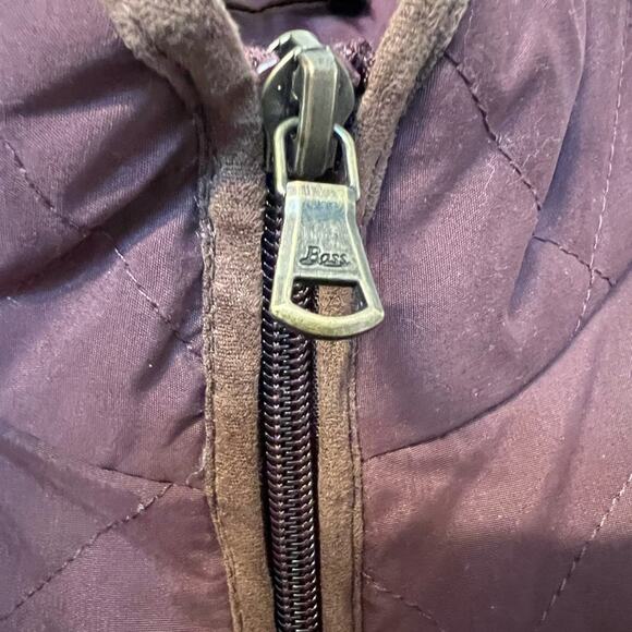 G.H. Bass & Co. Women’s Quilted Puffer Burgundy Vest, Size Large, Zip Outerwear - Picture 5 of 9